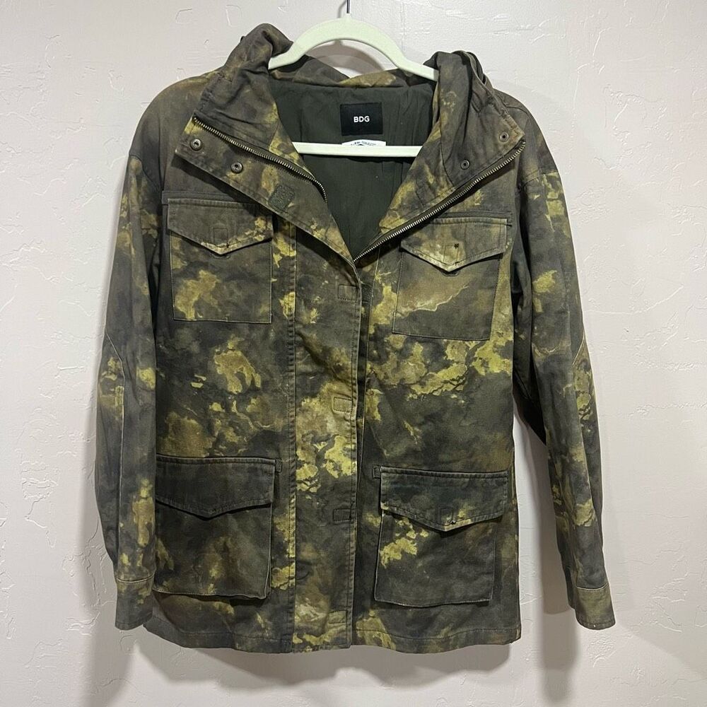 Urban Outfitters BDGโGeorgie Army Green Camo Surplus Hood Jacket Coat S